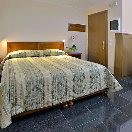 Hotel Italia 3*