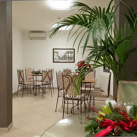 Italia Otel 3*