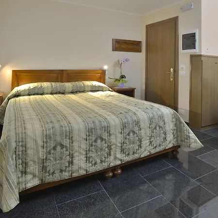 Italia 3*