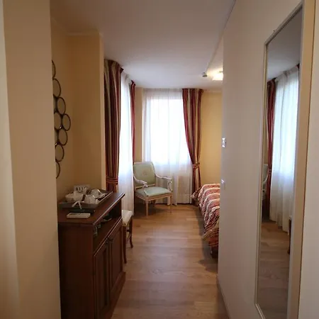 Italia Otel 3*